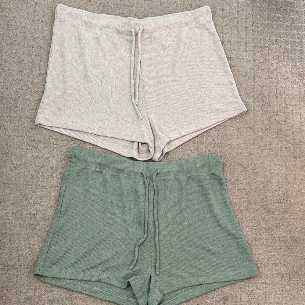 H&M Women's Athletic Shorts - Cream and Green